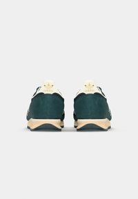 adidas Originals Sneaker low - aurora ivy/off white/warm vanilla