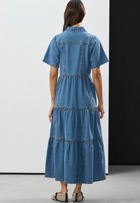 Next WESTERN MIDI - REGULAR FIT - Vestito lungo - bleach