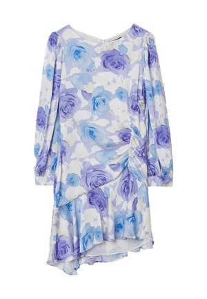 Robe fleurie en tissu léger, avec un motif de roses bleu pastel et violettes, à manches longues, col rond et ourlet froncé.