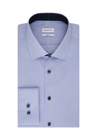 Camicia a maniche lunghe azzurra, in misto cotone, con colletto interno a pois scuri a contrasto. Presenta bottoni neri e un polsino con un solo bottone.