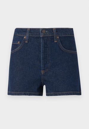 Shorts de mezclilla azul oscuro con botón frontal, trabillas para cinturón y diseño de cinco bolsillos, mostrados sobre un fondo claro y liso.