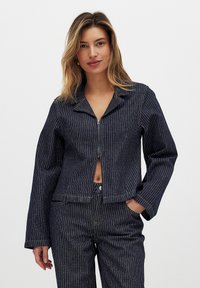 PINSTRIPED - Hemdbluse - rinse wash