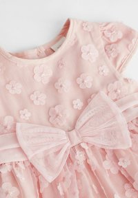 Next REGULAR FIT - Koktejlové šaty / šaty na párty - pink d flowers