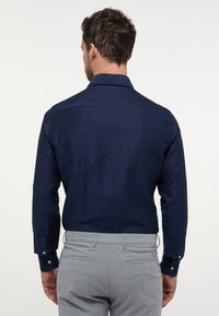 Eterna LINEN SHIRT - SLIM FIT - Camicia elegante - midnight