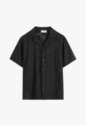 Chemise noire à manches courtes avec boutons, motif jacquard floral subtil et col camp, étiquetée Frilivin.