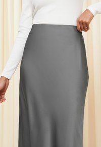 Friends Like These BIAS CUT-REGULAR FIT - Maxi szoknya - mink