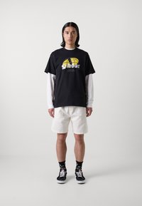 Carhartt WIP - GLOBUS UNISEX - Print T-shirt - black Thumbnail Image 1