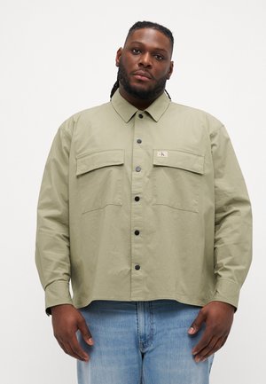 PLUS CARGO OVERSHIRT - Jas - nordic dust