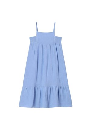 Robe bleu clair sans manches avec fines bretelles, taille froncée et ourlet à volants en tissu texturé.