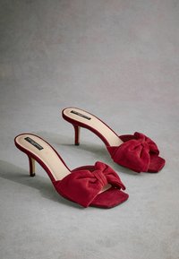 Next JOELLE BOW - Pantoletai su kulnu - red