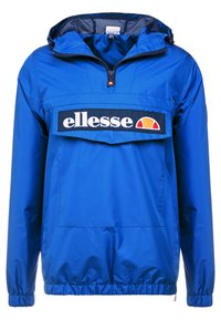 Blå huvan vindjacka med framdragkedja, elastiska ärmmuddar och fåll, samt "ellesse" logopatch på bröstfickan.