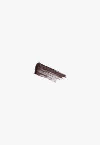 Trait unique de pinceau brun foncé avec une texture visible et des stries sur un fond gris clair uni.