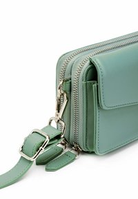 VUCH MOANA DUSTY - Taška s příčným popruhem - green