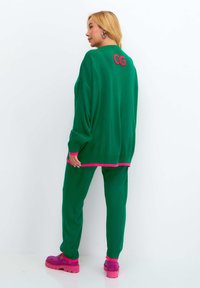 Cesare Gaspari OVERSIZED JOGGER  - Svetr - green