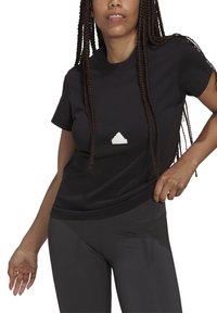 adidas Sportswear LOGO T-SHIRT - T-shirts med print - black/white
