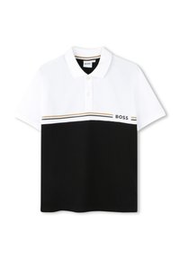 Čierno-biely polo tričko s golierom, obsahujúce horizontálny zlatý pruh a text "BOSS" v bielej farbe na čiernej časti.