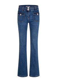 Jeans de mezclilla acampanados en un azul intermedio, con un cierre de doble botón en la parte delantera, dos bolsillos frontales y bolsillos traseros decorativos.