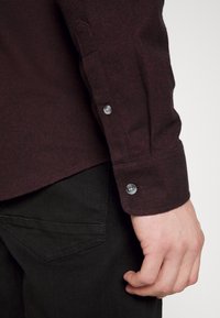 Only & Sons ONSMIKRO LIFE - Camisa - windsor wine