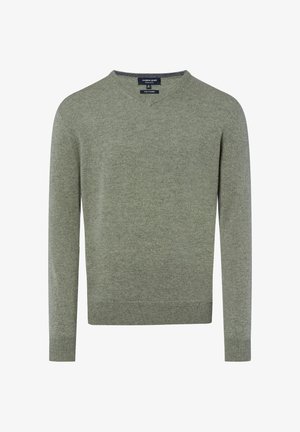 V-hals trui in gedempt groen, gebreide textuur, geribde manchetten en zoom, lichtgewicht materiaal, subtiel gemêleerd patroon, label zichtbaar bij de hals.