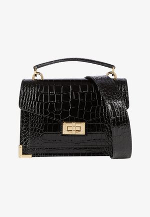 Schwarz lackierte Handtasche mit Krokodilstruktur, goldfarbenen Hardware, einem oberen Griff und einem abnehmbaren Schulterriemen. Rechteckige Form mit Klappenverschluss.