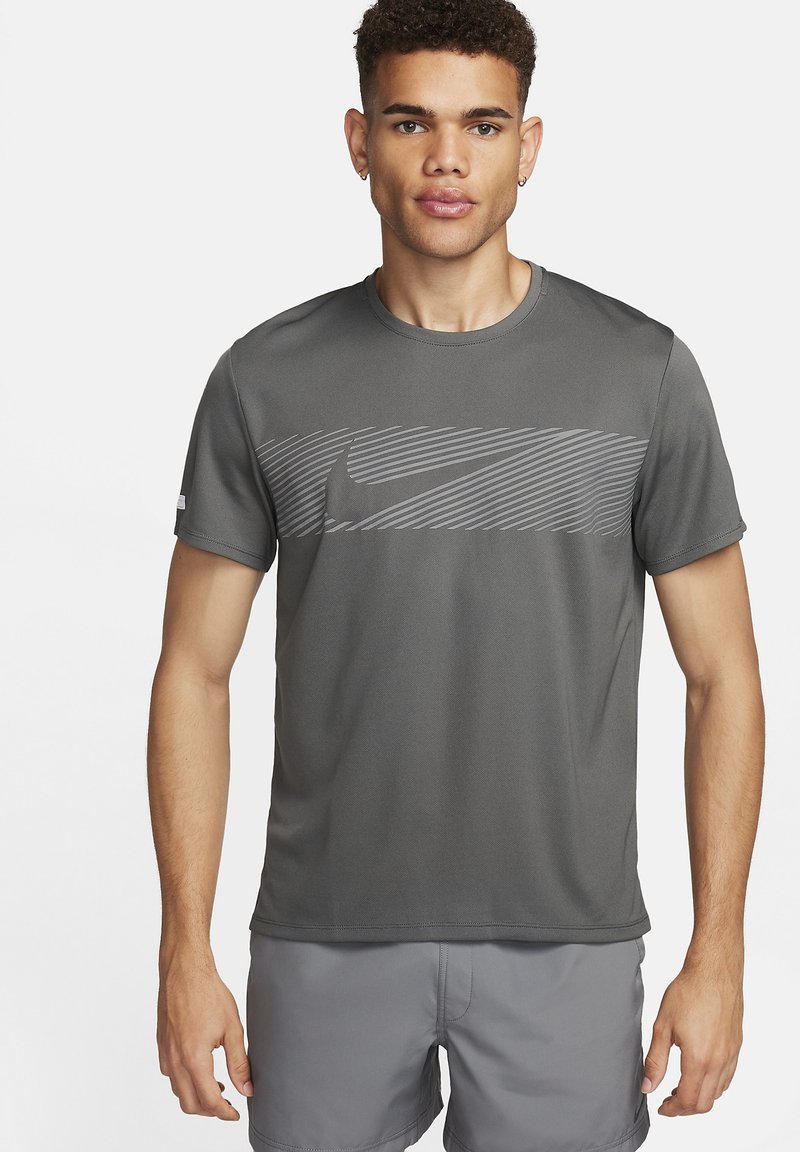 Nike Performance Camiseta deportiva - iron grey
