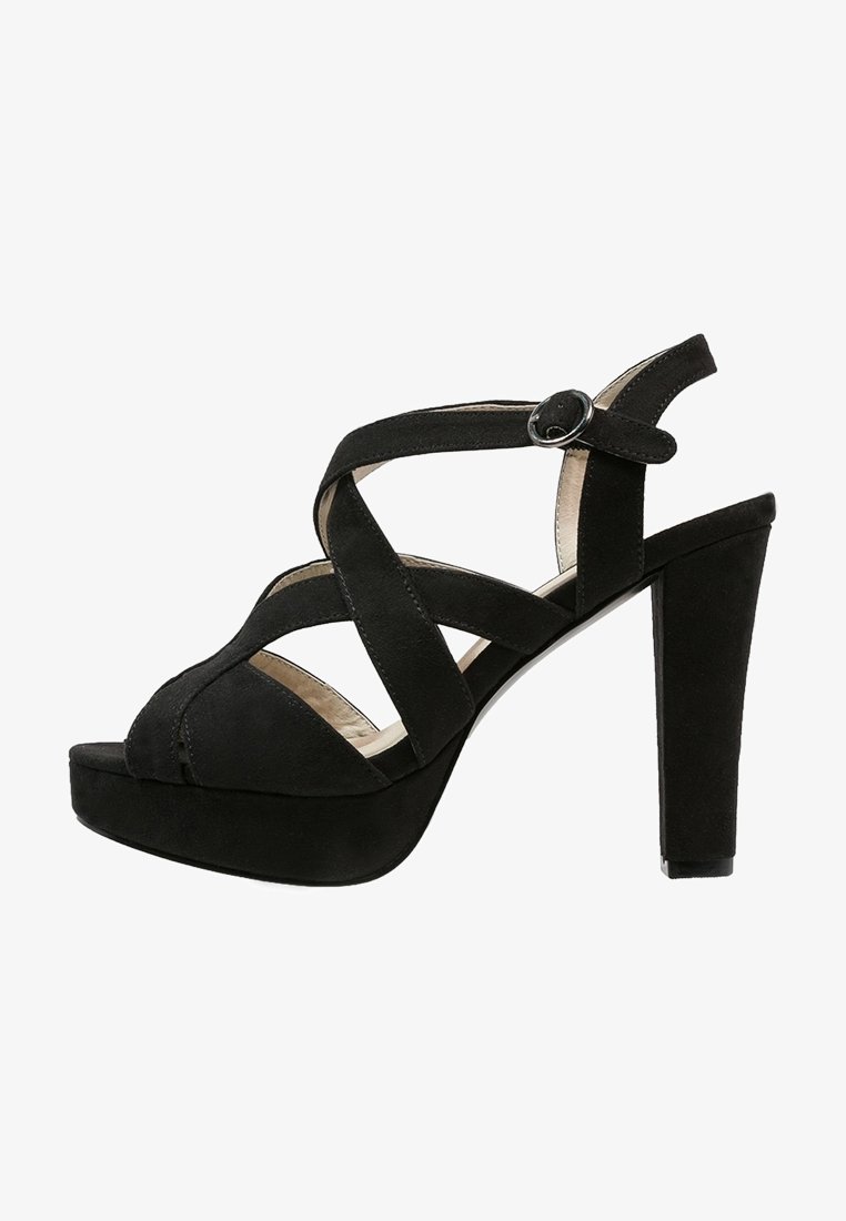Sandales à talons hauts en daim noir avec des brides croisées et une boucle à la cheville. Dotées d'une semelle compensée et d'une tige texturée.