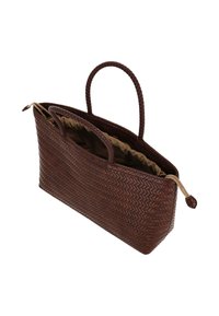 Braune gewebte Handtasche mit strukturierter Oberfläche, ausgestattet mit zwei Griffen und einem Stofffutter. Verfügt über einen verstellbaren Kordelzugverschluss.