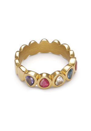 Anillo de oro con bordes ondulados engastado con cinco gemas en forma de pera de colores morado, rojo, transparente, azul y naranja.