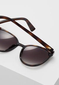 Le Specs ARMADA - Solbriller - tort