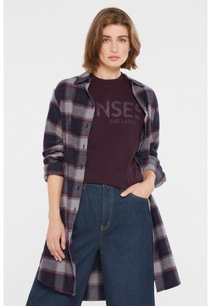KARIERTES - Shirt dress - deep plum