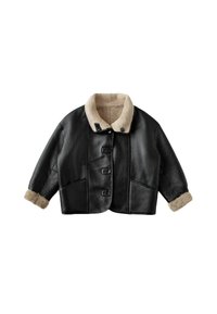 Sort lædercropped jakke med en beige imiteret pelskrave og -manchetter. Har fem knapper og sidelommer. Glat tekstur med mat finish.