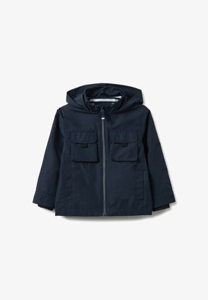 Marineblauw jack met capuchon, ritssluiting aan de voorkant en twee klepzakken. Gemaakt van glad, lichtgewicht materiaal met een casual pasvorm.