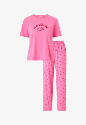 Rosa Pyjama-Set mit kurzen Ärmeln und roten Croissant-Motiven, mit dem Schriftzug "le croissant" und einer Croissant-Grafik auf der Brust.