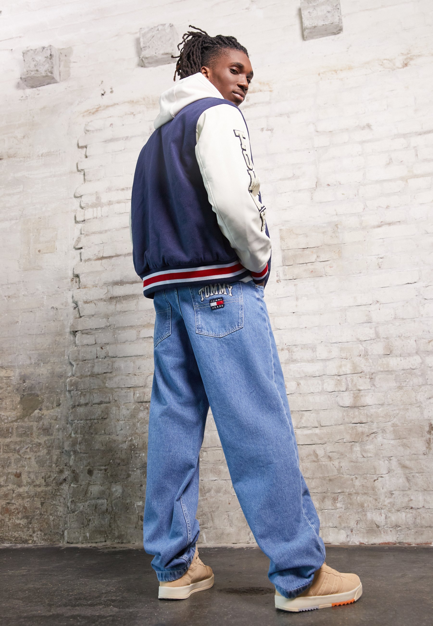relaxed fit tommy hilfiger jeans