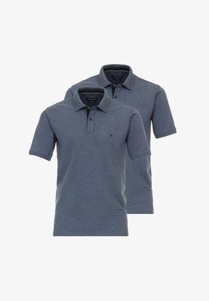 Zwei kurzärmelige Poloshirts aus dunkelgrauem Stoff, mit einem Kragen, Knopfverschluss und einem dezenten Logo auf der Brust.