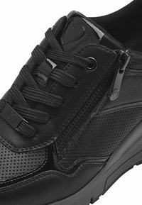 Marco Tozzi Tenisice - black
