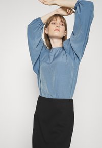 Kaffe CATIA BLOUSE - Blusa - infinity