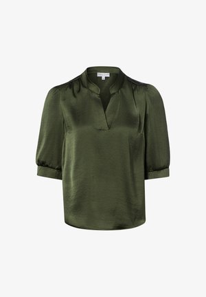 Dunkelgrüne Satinbluse mit kurzen Puffärmeln und V-Ausschnitt mit kleinem Stehkragen.