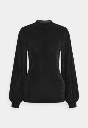 Černý top s dlouhým rukávem a vysokým límcem, vyrobený z texturované látky s jemným leskem. Rukávy do volánu s elastickými manžetami.
