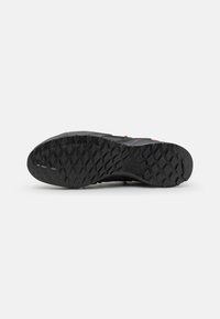 Salewa MS WILDFIRE EDGE GORE TEX - Obuća za pješačenje - onyx/black