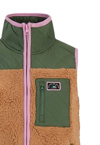 Fleece vest met groene gewatteerde bovenkant en tan sherpa onderkant. Heeft een roze rits, een borstzak met rits en een merkembleem.