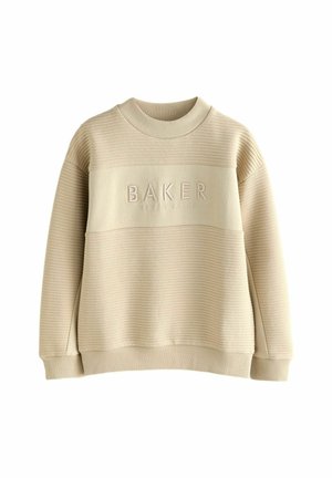 Hladký béžový sveter s textúrou, ktorý má rebrované detaily, kruhový výstrih a embosovaný logo "BAKER" na hrudníku. Bežný strih.