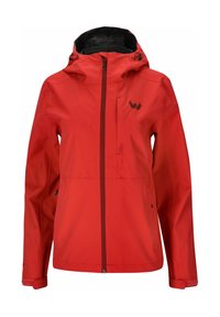 Veste waterproof rouge avec capuche ajustée, fermeture éclair à l'avant et deux poches latérales. Présente un logo en haut à gauche et des poignets réglables.