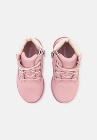 Timberland POKEY PINE MID LACE UP WITH ZIP BOOT UNISEX - Bottines à lacets - pink nectar