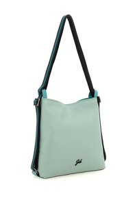 Borsa in ecopelle color turchese chiaro con design elegante, tracolla regolabile nera e verde acqua, e dettaglio discreto del logo sul davanti.