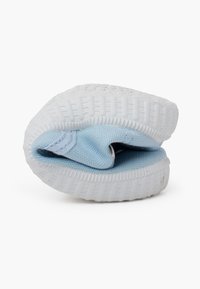 Pisamonas Zapatillas - celeste