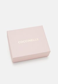 Coccinelle CAMPUS - Piniginė - noir/lambs/cuir