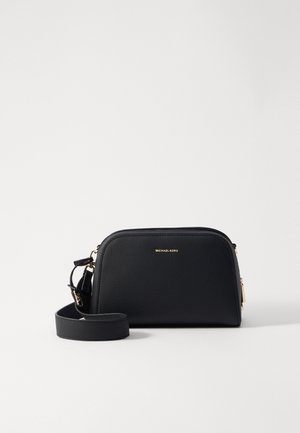 Sac bandoulière en cuir noir texturé avec ferrures dorées et bandoulière ajustable, logo Michael Kors centré sur le devant.