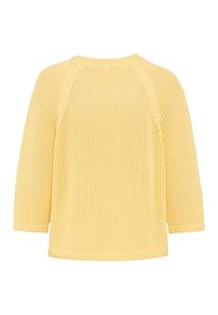 Gul strikket sweater med et tekstureret, åbent vævemønster, lange ærmer samt ribstrikkede manchetter, kant og halsudskæring set bagfra.