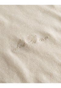 Thumbnail Image 5
